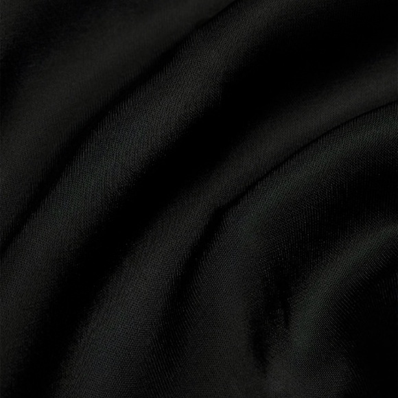 NWT Aritzia The Effortless Short Satin Size 4 - Picture 8 of 9